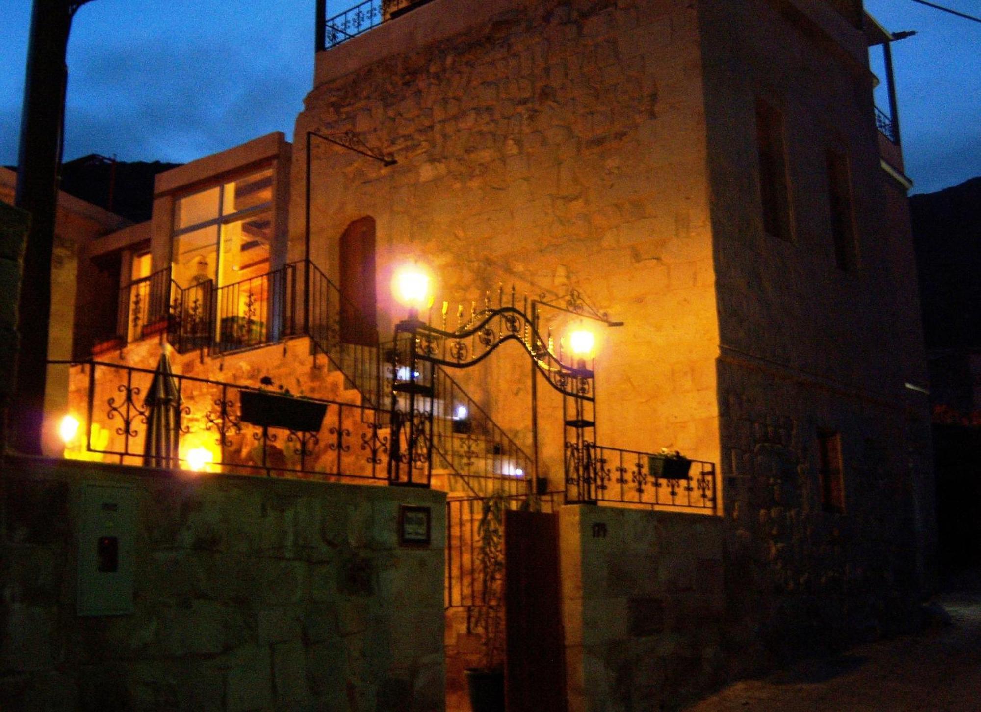 Monte Cappa Cave House Bed & Breakfast Юргюп Екстериор снимка