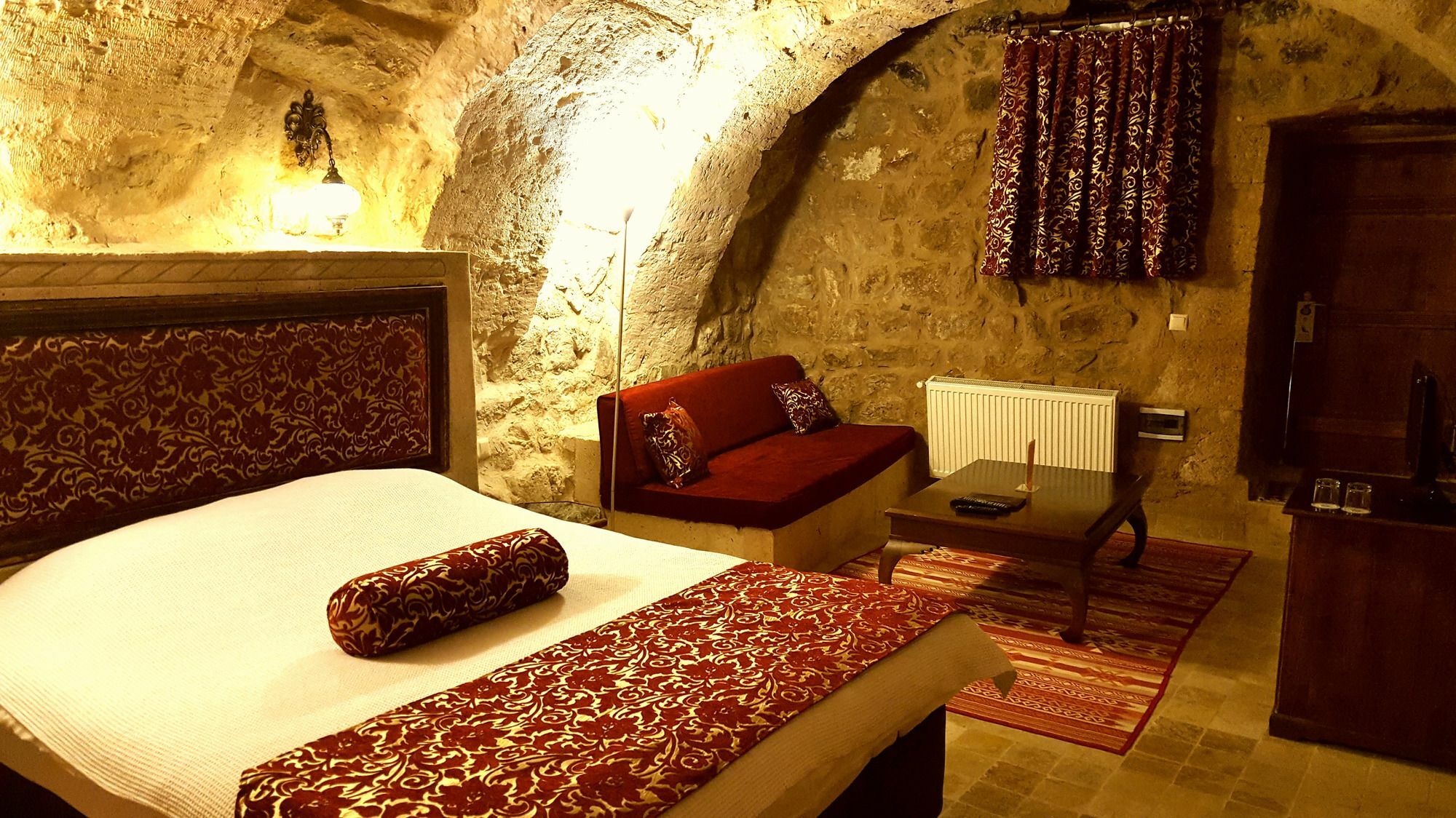 Monte Cappa Cave House Bed & Breakfast Юргюп Екстериор снимка